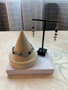 Blue Sapphire Bali Style Magnetic Silver Tone Necklace and Earrings Set